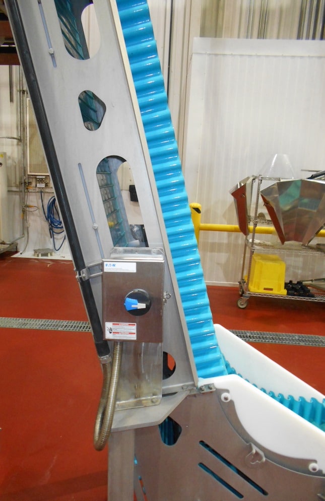 Corrugated belt conveyor at an install