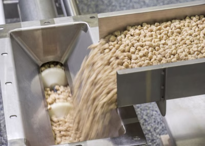 Tubular drag conveying cereal