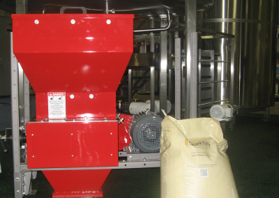 Roller mill for brewers